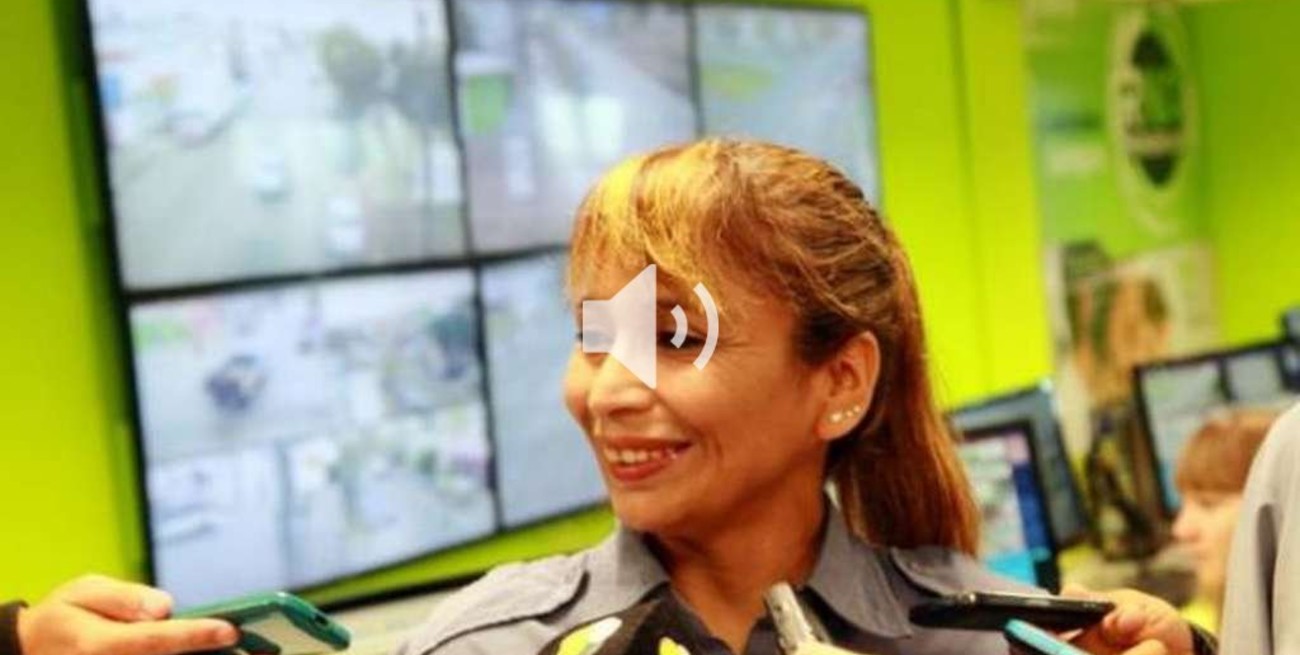 Una mujer policía salvó la vida de un bebé mediante una comunicación telefónica 