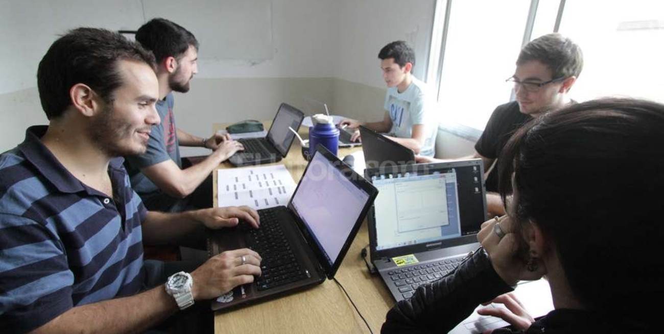 Estudiantes de la UTN podrán cambiar de institución y carrera