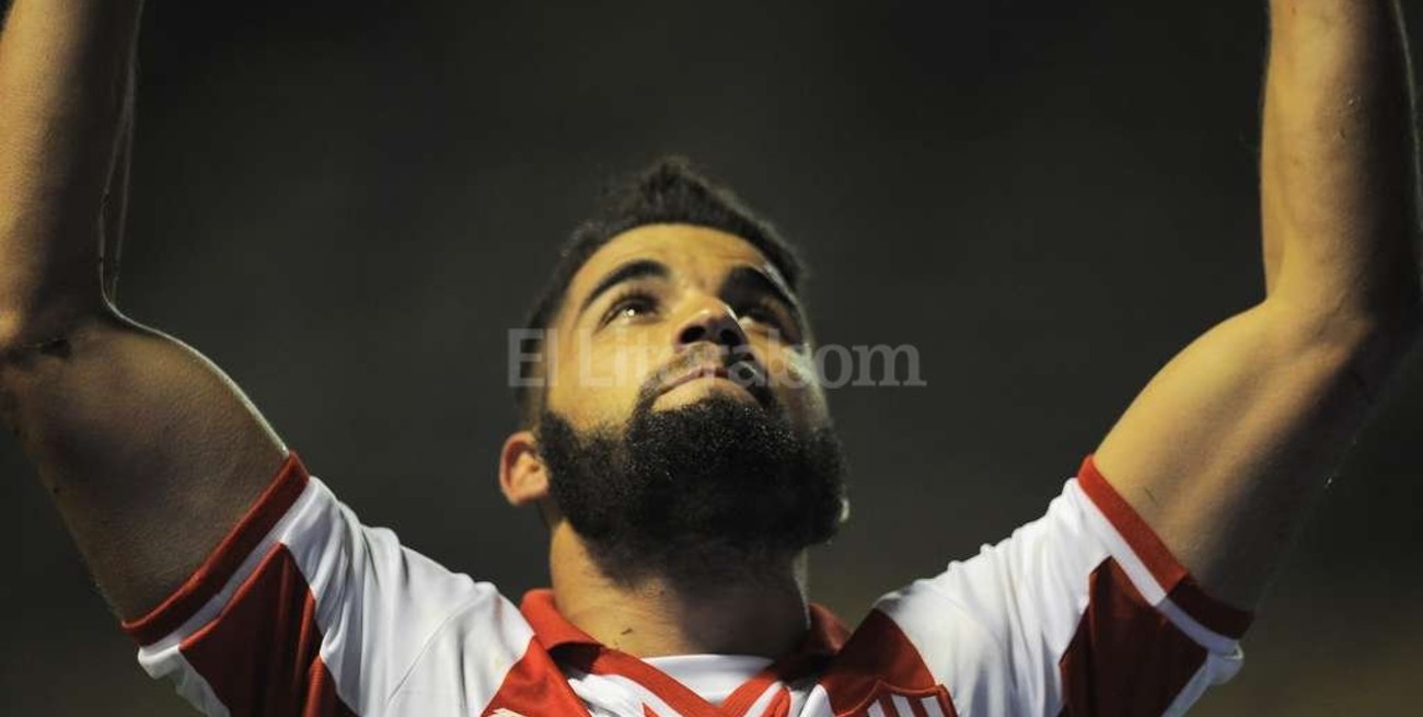 Con un corazón lleno de goles y agujeritos