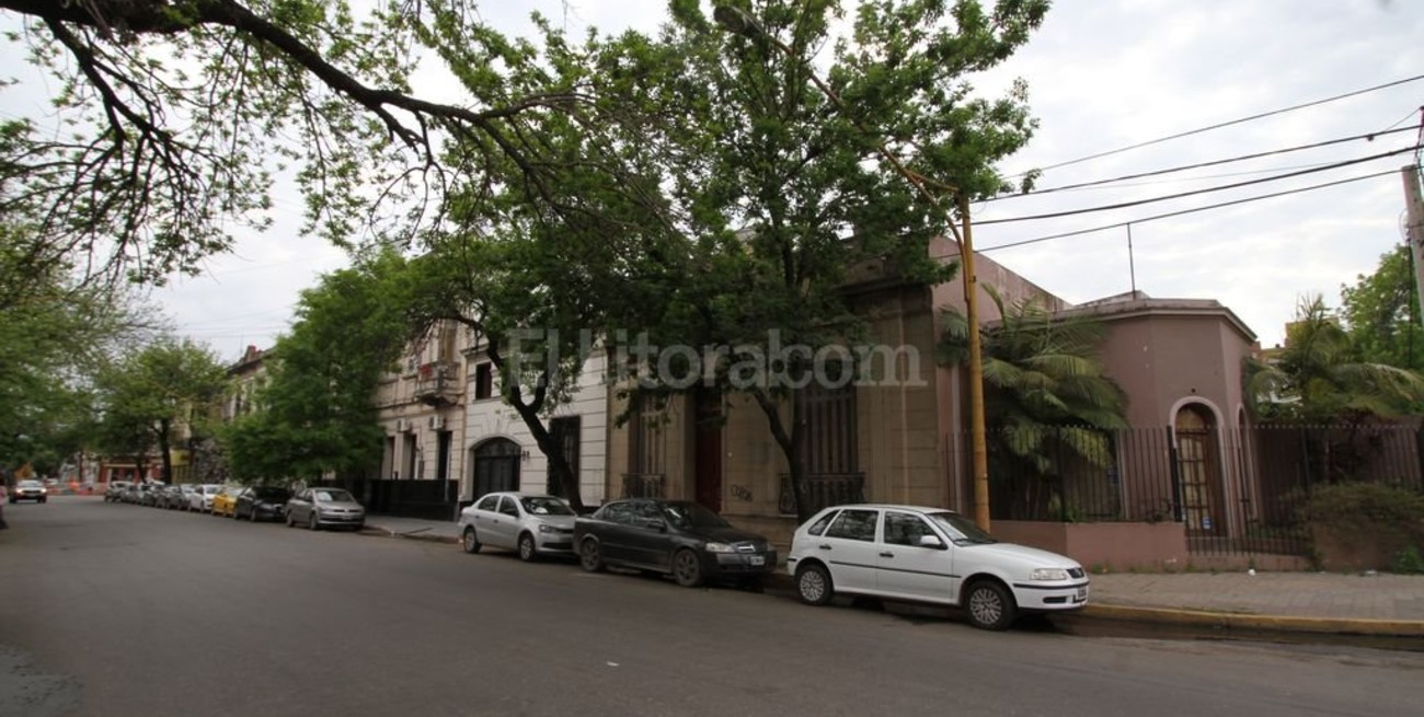 Un edificio de 60 metros puso en alerta a vecinos de Candioti Sur
