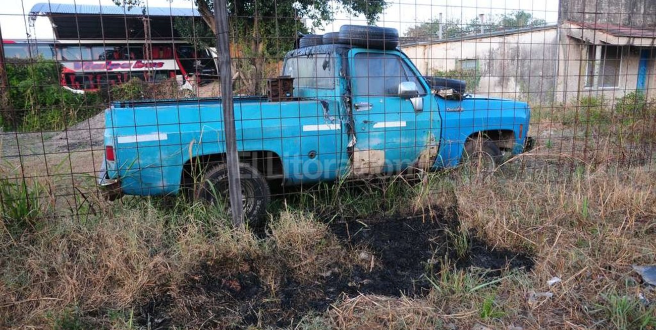 El quema-coches atacó en Santo Tomé