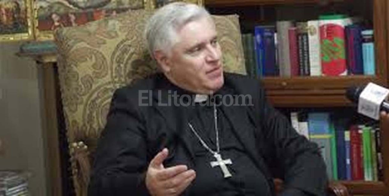 Renunció el obispo de Zárate Campana, investigado por malversación de fondos