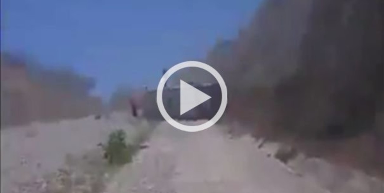 Video: así volcó el micro de Huracán