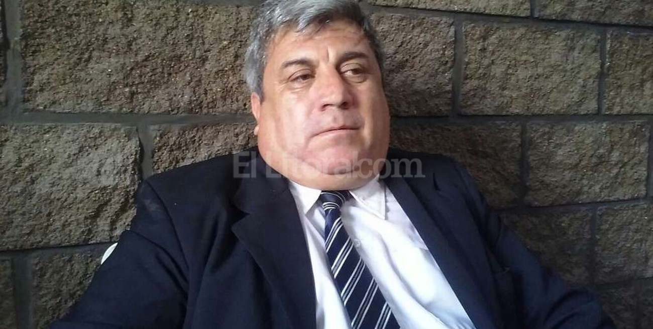 Detienen a un policía acusado de golpear y abandonar a una mujer