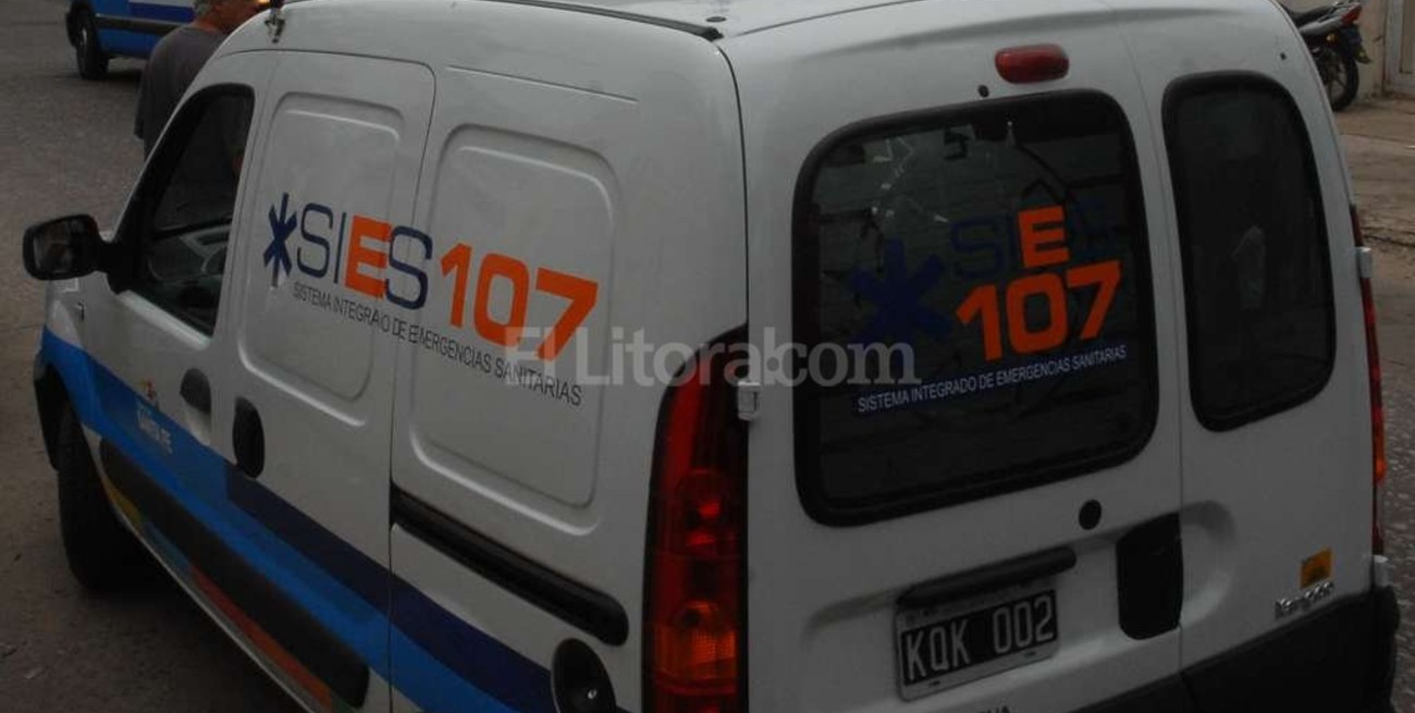 Llamaron a la ambulancia y la apedrearon