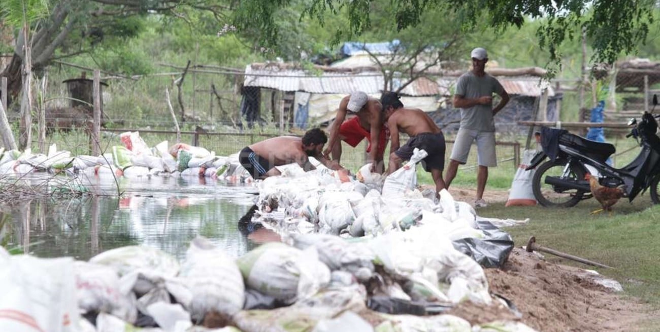Rincón y Arroyo Leyes, "acordonadas" con bolsas