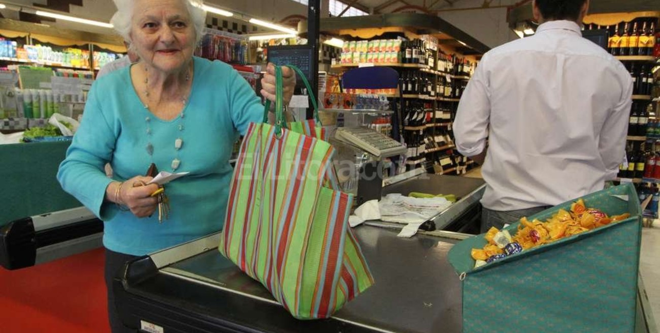 Bolsas plásticas: desde marzo de 2017 no se darán en comercios