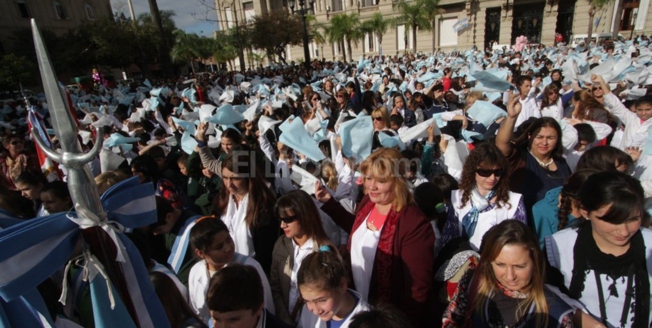 Prometieron lealtad a la Bandera