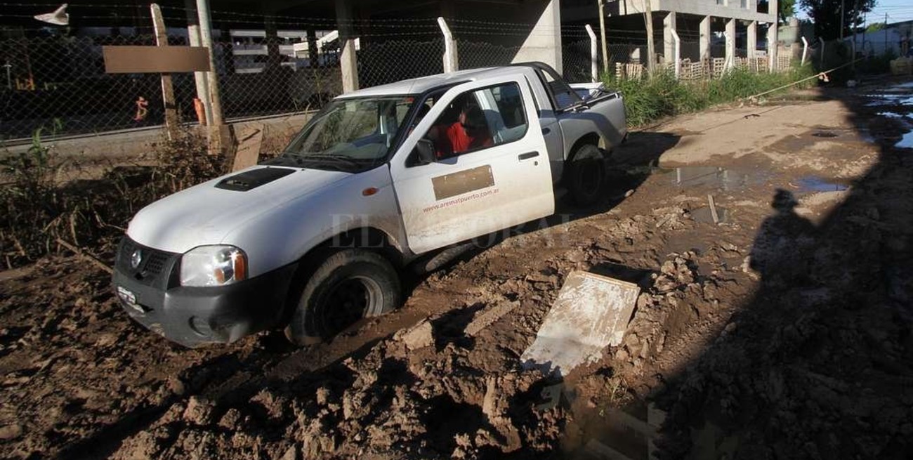 En calle Quintana se los "tragó" el barro