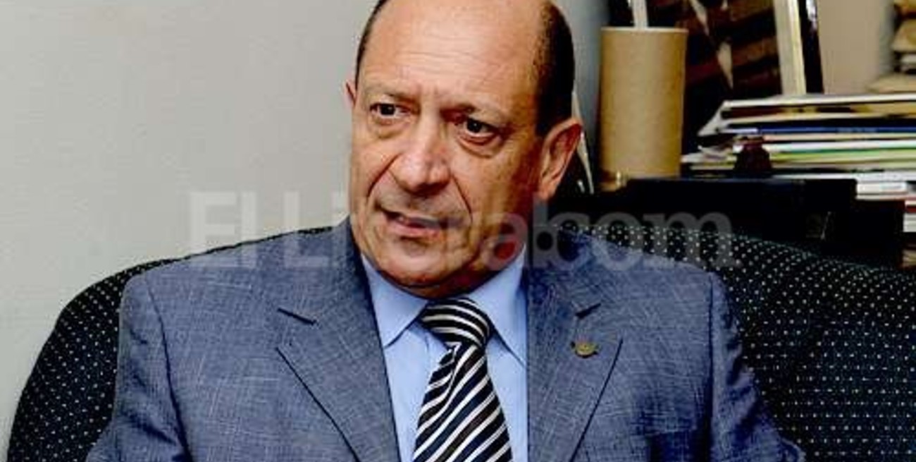 El ex ministro Héctor Superti sufrió una violenta entradera