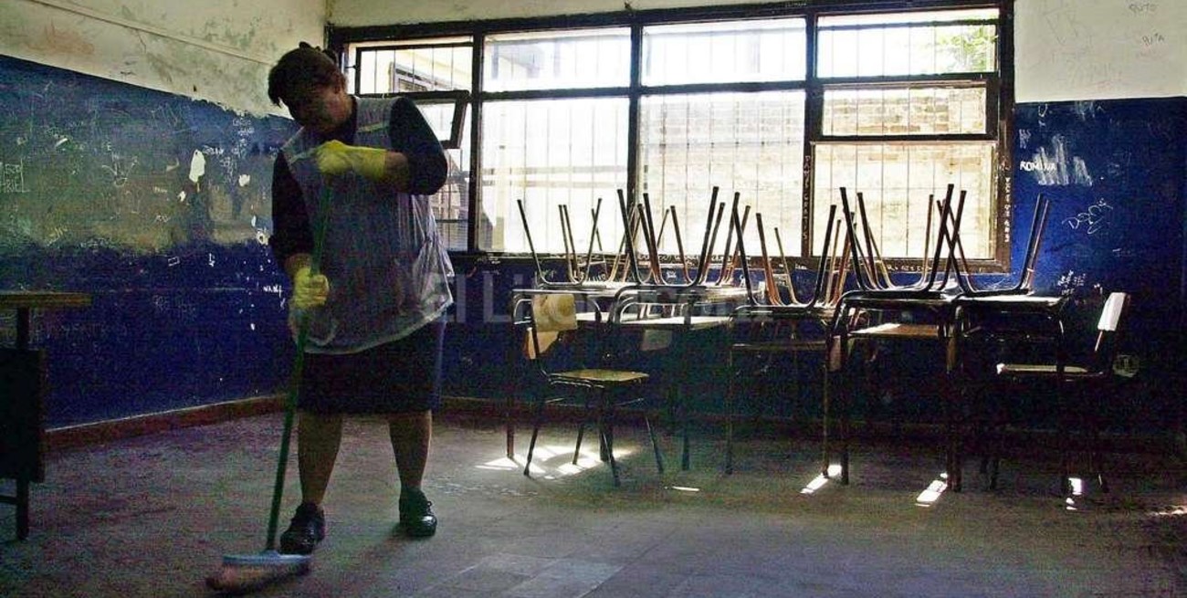 Crean un nuevo régimen de traslados y permutas para asistentes escolares