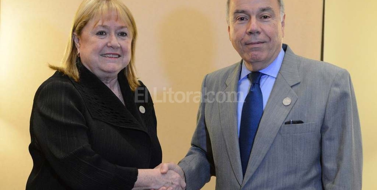 El gobierno revisará los acuerdos firmados con China y Rusia