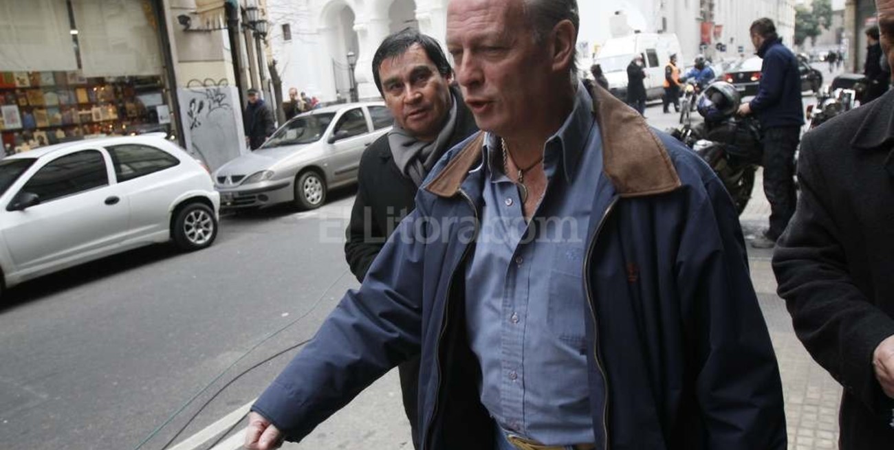 Gremios estatales rechazan despidos de empleados públicos