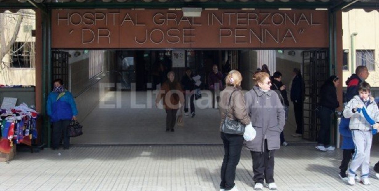 Evoluciona una mujer que recibió 200 puñaladas