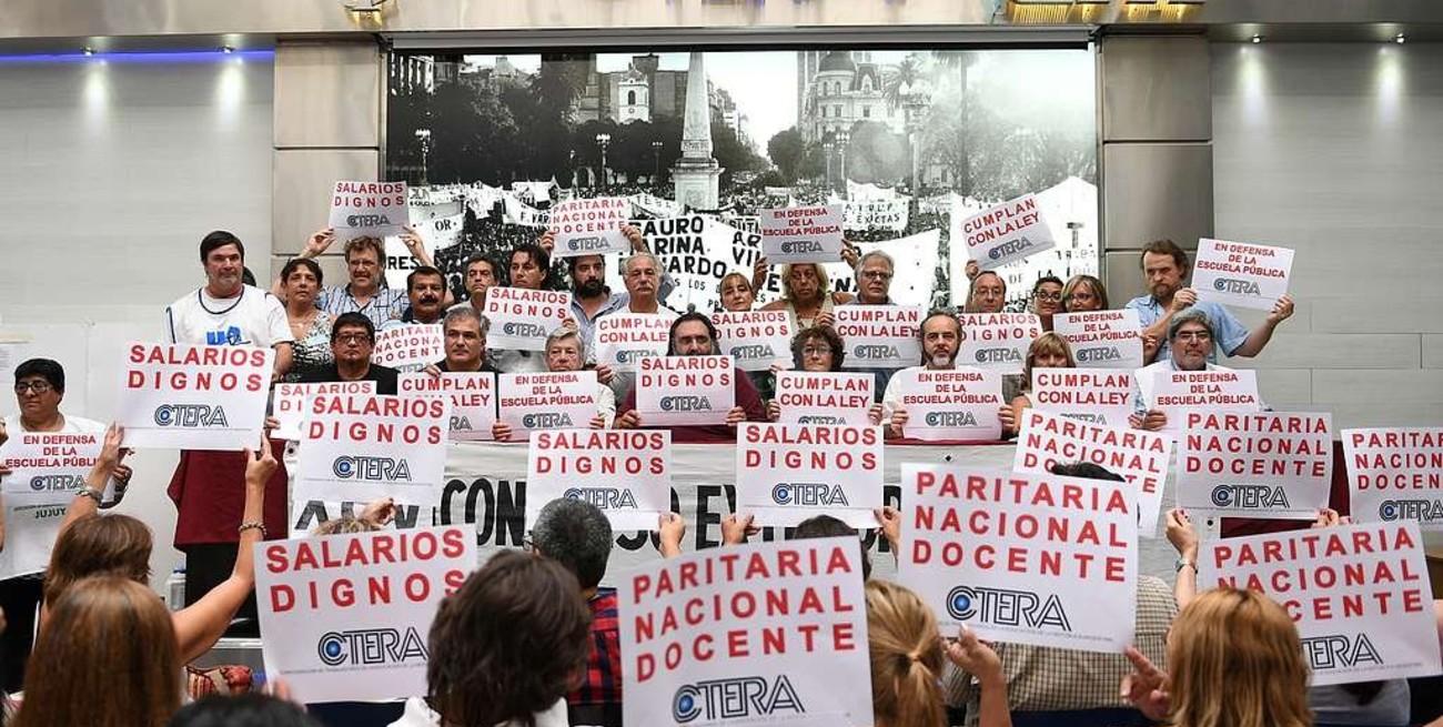 Docentes confirmaron un paro de 48 horas