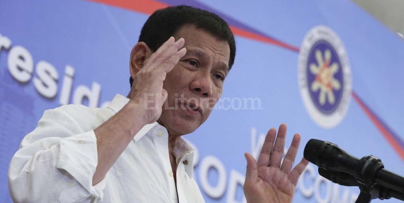 Presidente de Filipinas se compara con Hitler