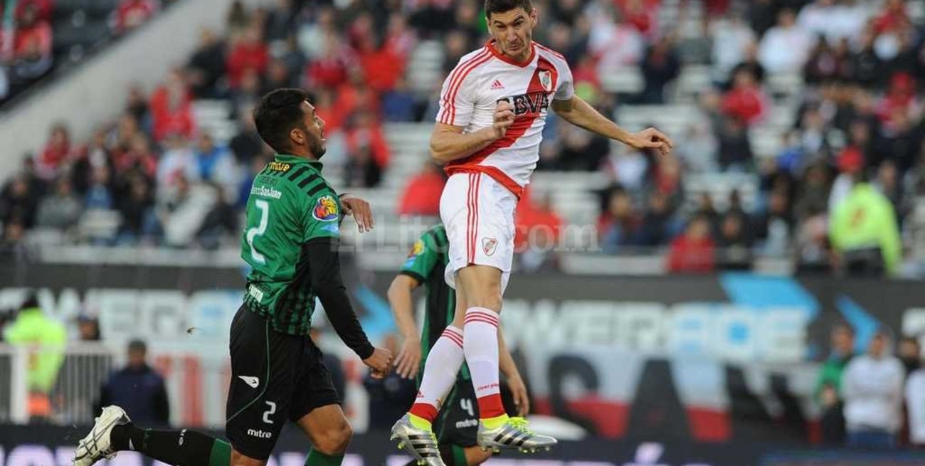  "Gallardo le muestra videos de Lewandowski"