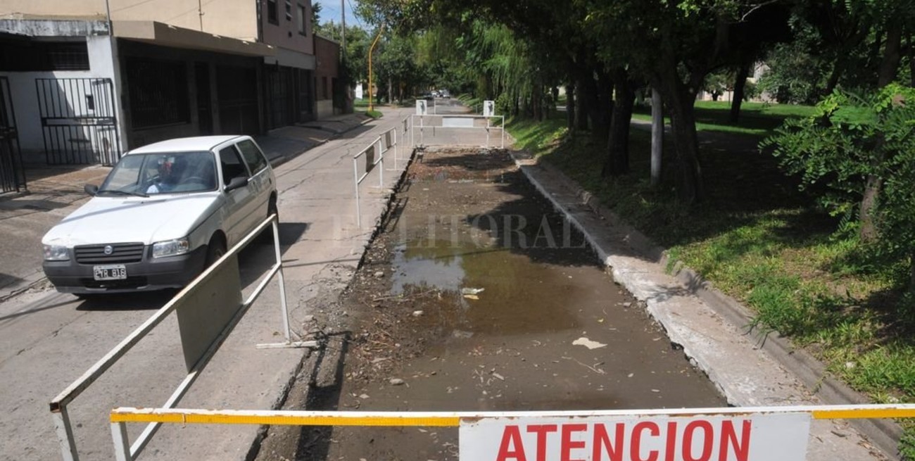 Después del socavón, reclaman la reparación urgente del asfalto