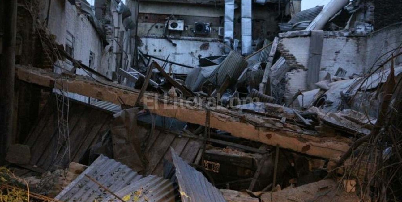 Una fuerte explosión en un laboratorio en Rosario provocó cinco heridos