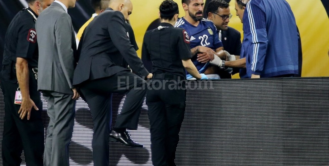 Lavezzi se fracturó el codo