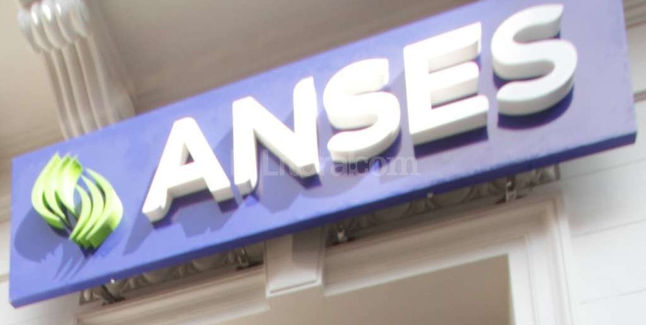 El gobierno reglamentó la ley de "Reparación Histórica" para jubilados y el blanqueo de capitales