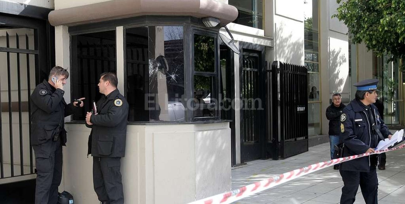Atacan el edificio donde vive Lanata y le dejan casquillos de bala