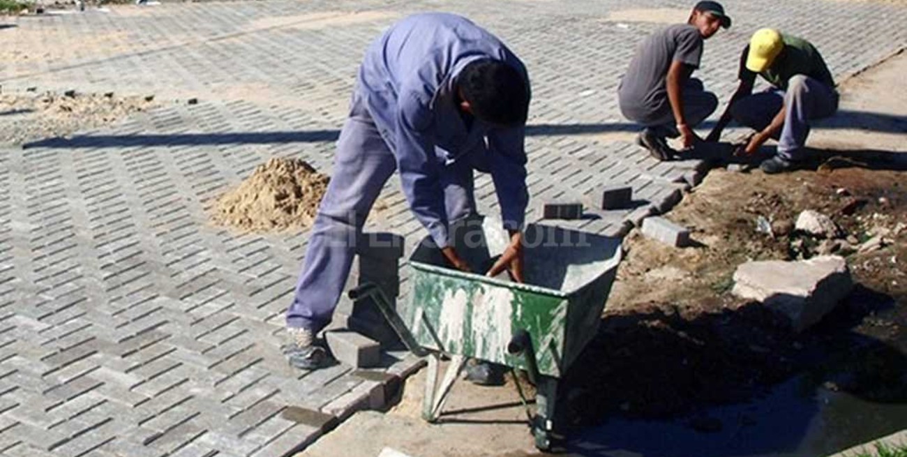 René Favaloro: 80 % de avance en trabajos de pavimento