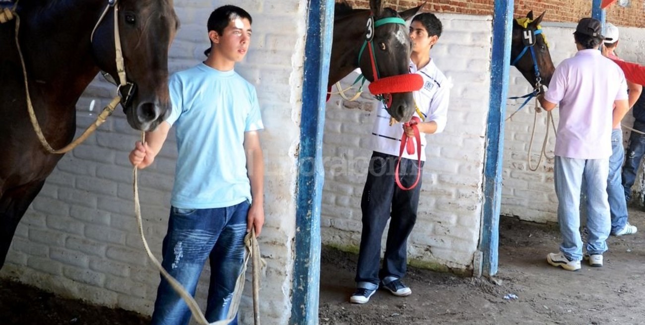 UTTA dicta curso para formar peones de turf