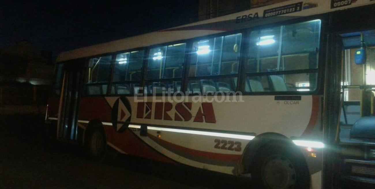 Apedreó un colectivo y fue capturado  por policías que iban como pasajeros