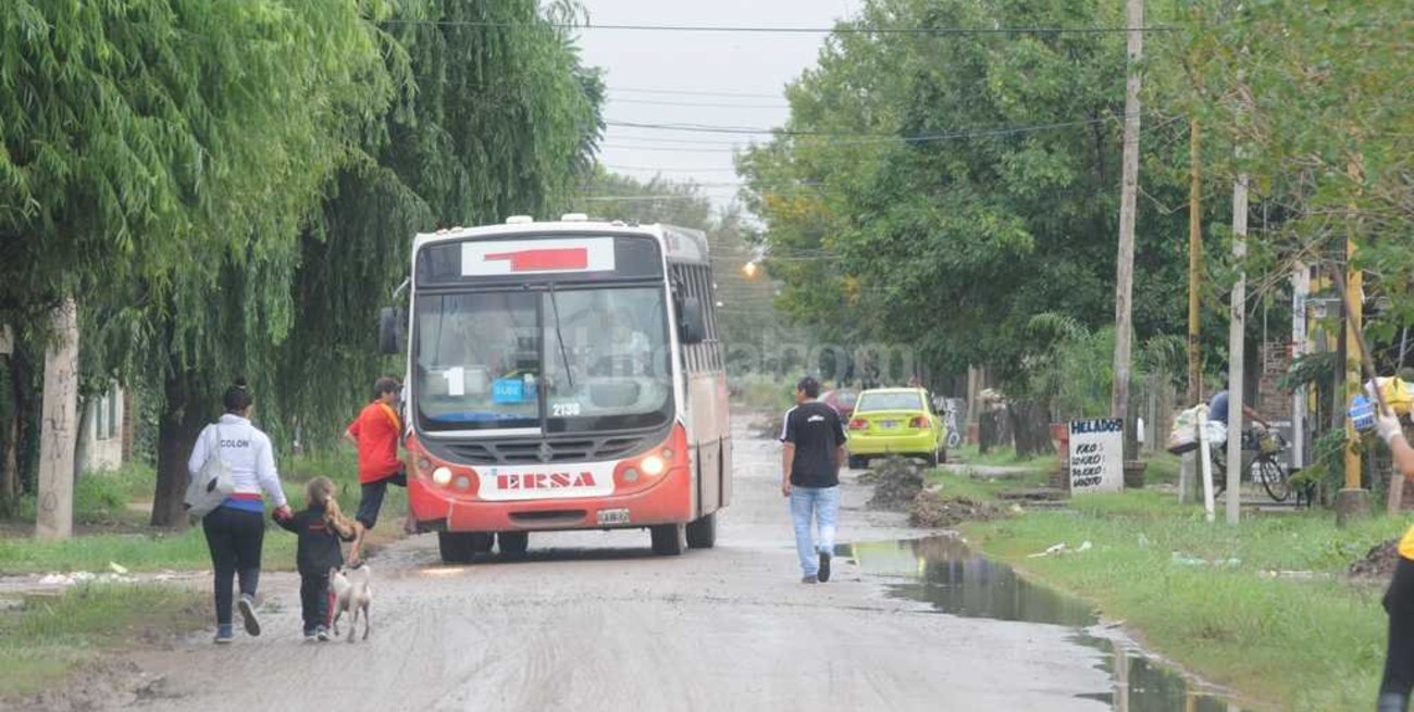 Colectivos: seis líneas continúan con recorridos alternativos