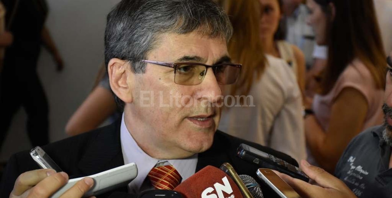 Para ministro pampeano, las docentes se embarazan para no trabajar