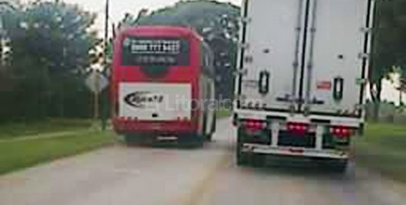 Sobrepaso con doble amarilla