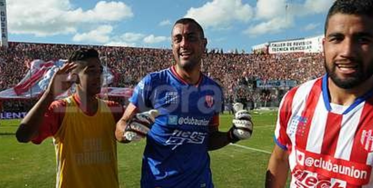 Brítez y Fleita adentro  en la visita a Huracán 