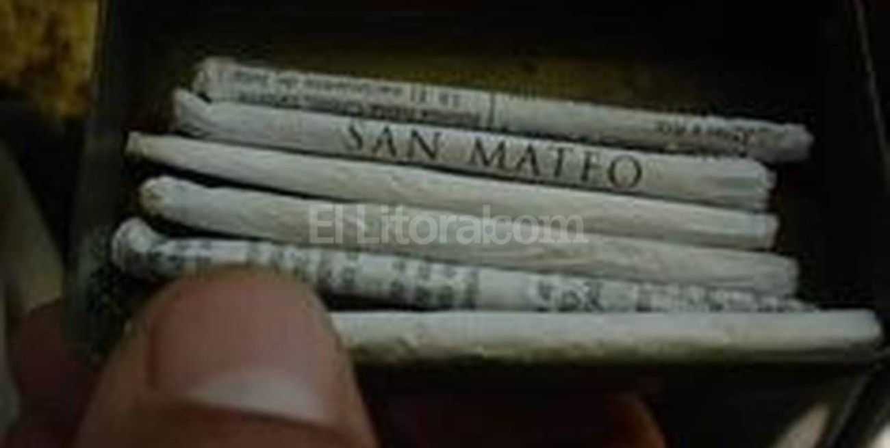 Armaban porros con hojas de la Biblia