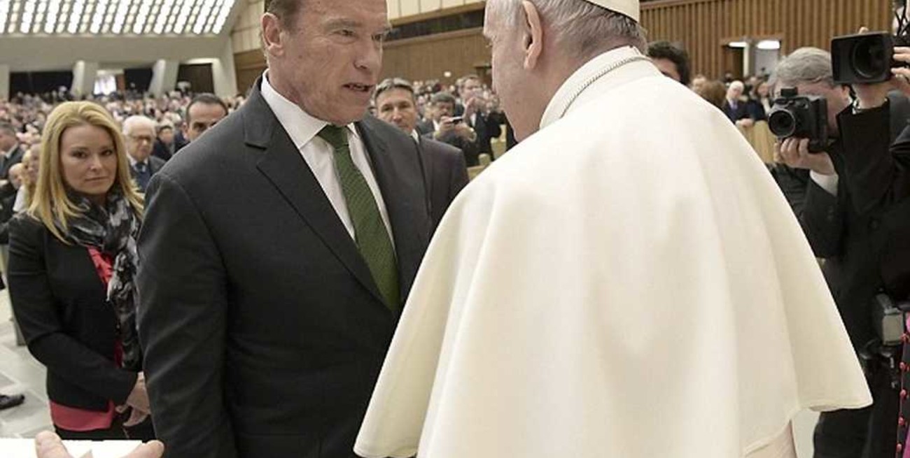 Terminator saludó al Papa Francisco