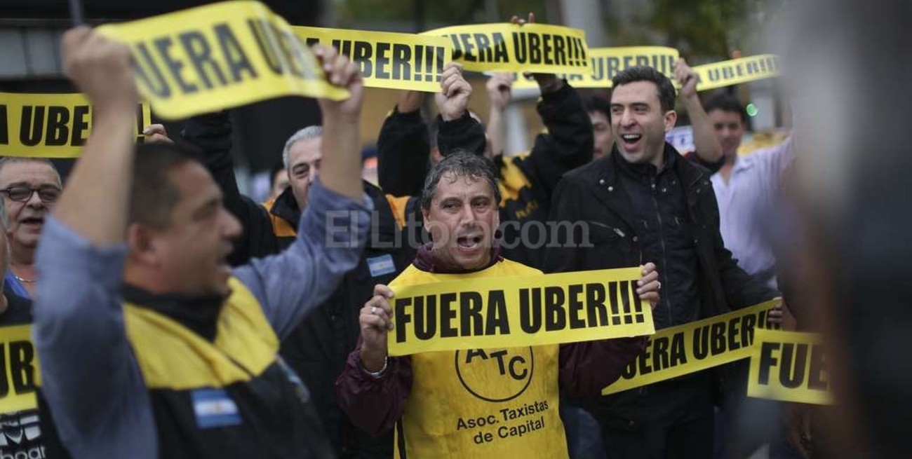 En Santa Fe, el Concejo busca poner un "bloqueo legal" a Uber 