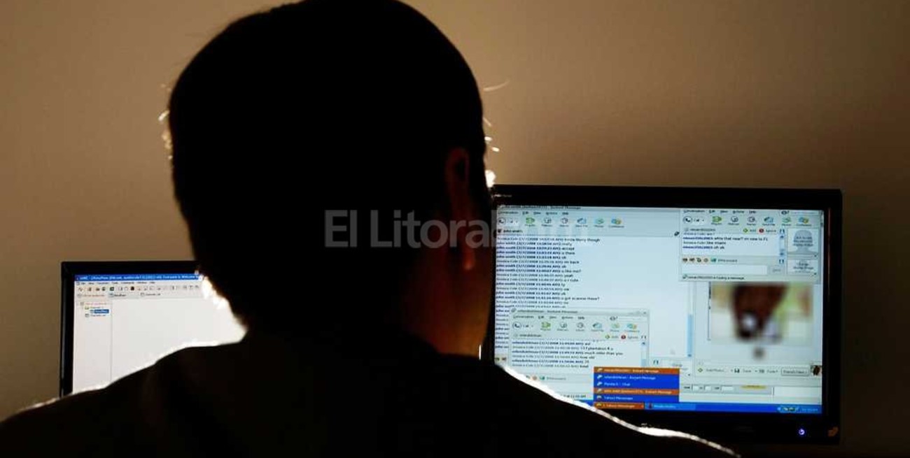 Pedófilo detenido por divulgar  fotos de un niño en Facebook  