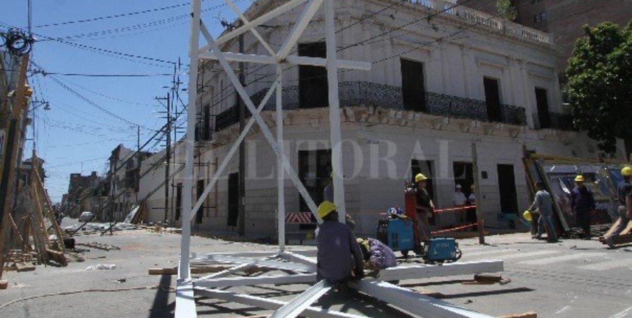 Colocan pórticos de hierro para estabilizar la Casa del Brigadier