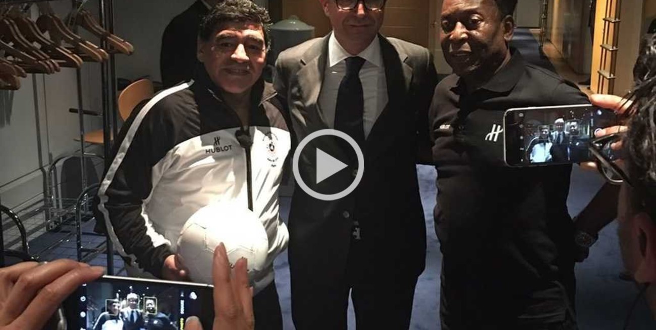 Maradona vs. Pelé en un partido amistoso