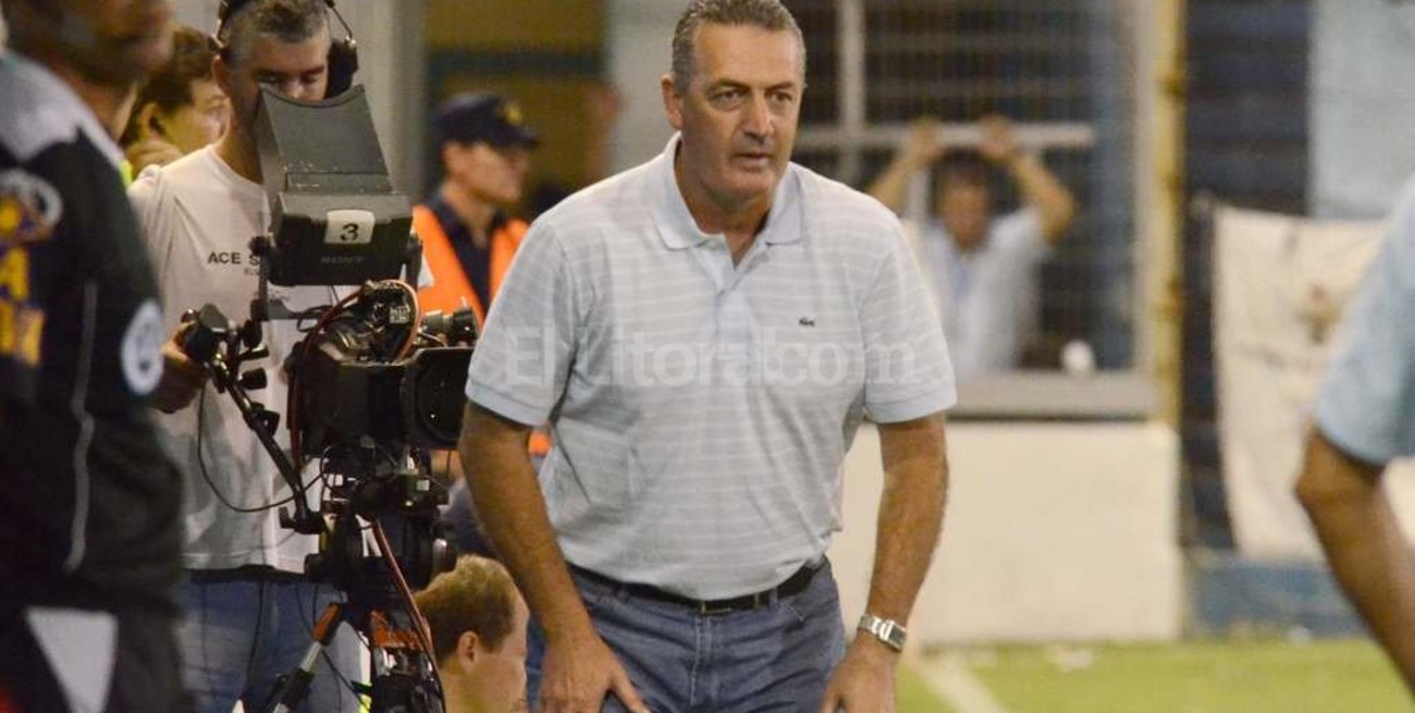 Gustavo Alfaro es el nuevo DT de Gimnasia