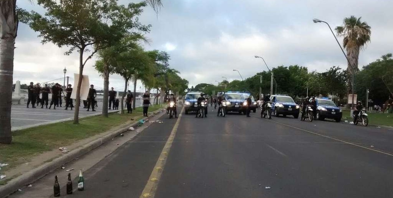 La policía "desalojó" la costanera