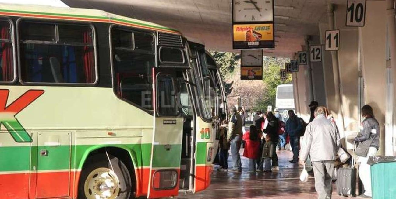 Vecinos de Franck piden mejoras en el servicio de colectivos interurbanos