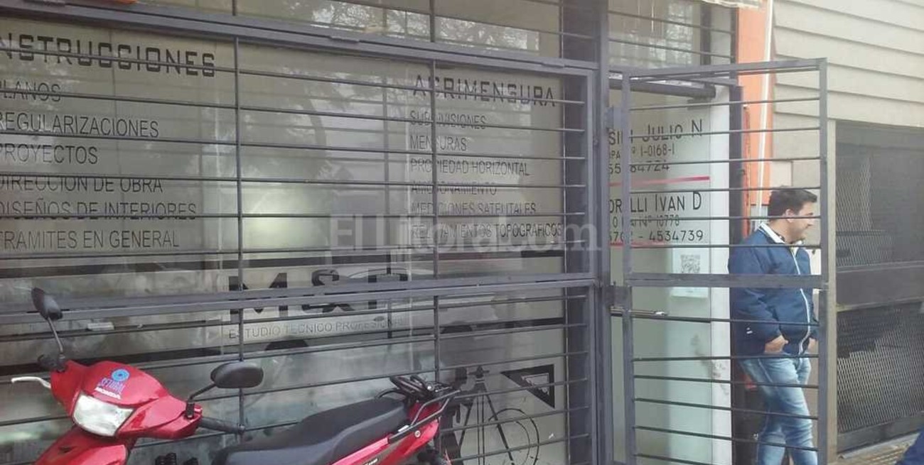 Robaron un estudio de agrimensura de Av. Galicia