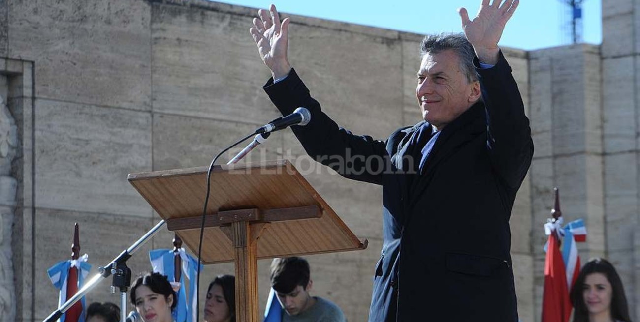 Macri sufrió un esguince de rodilla jugando al paddle