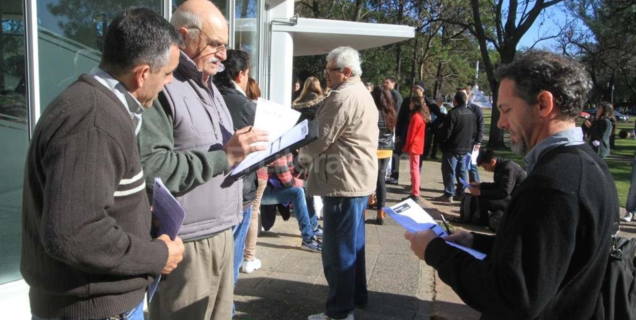 Quejas de jubilados al tramitar el carné