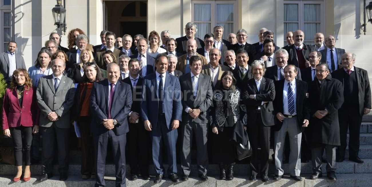 Scioli se reunió con más de 40 rectores de universidades nacionales