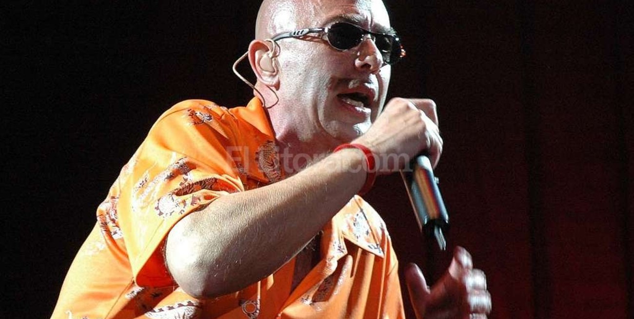 El "Indio" Solari dijo que afronta una enfermedad que lo está "invalidando"