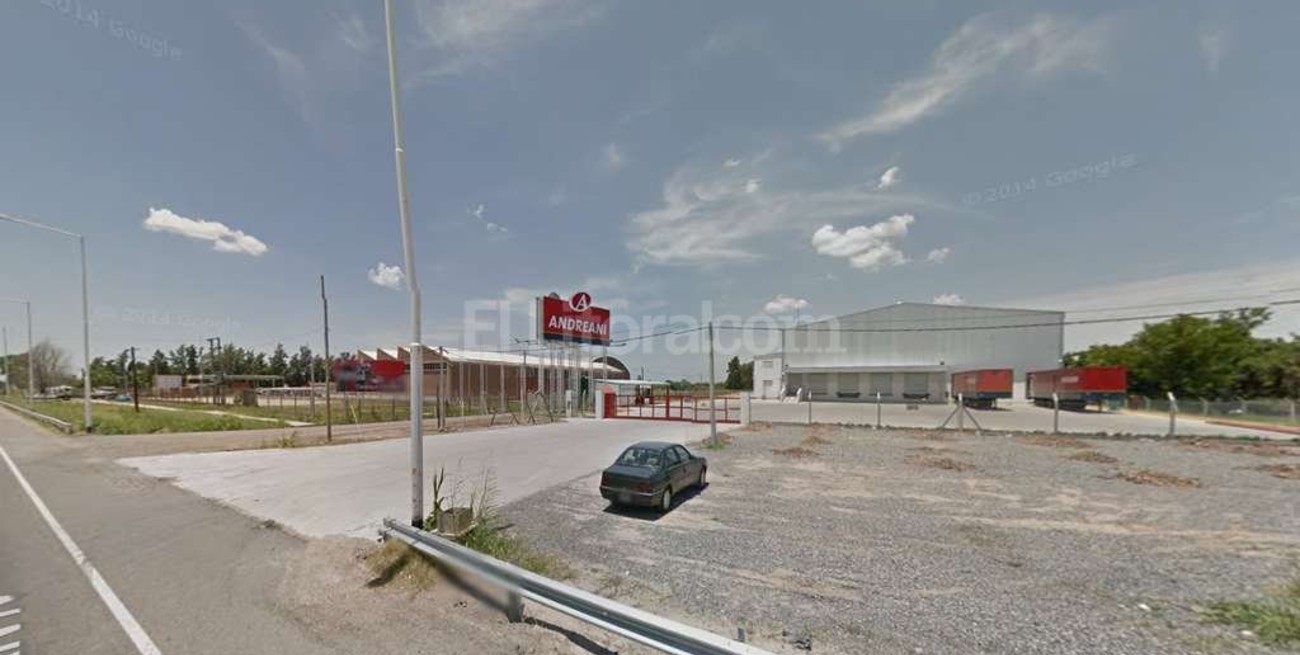 Balearon a un custodio de un correo privado