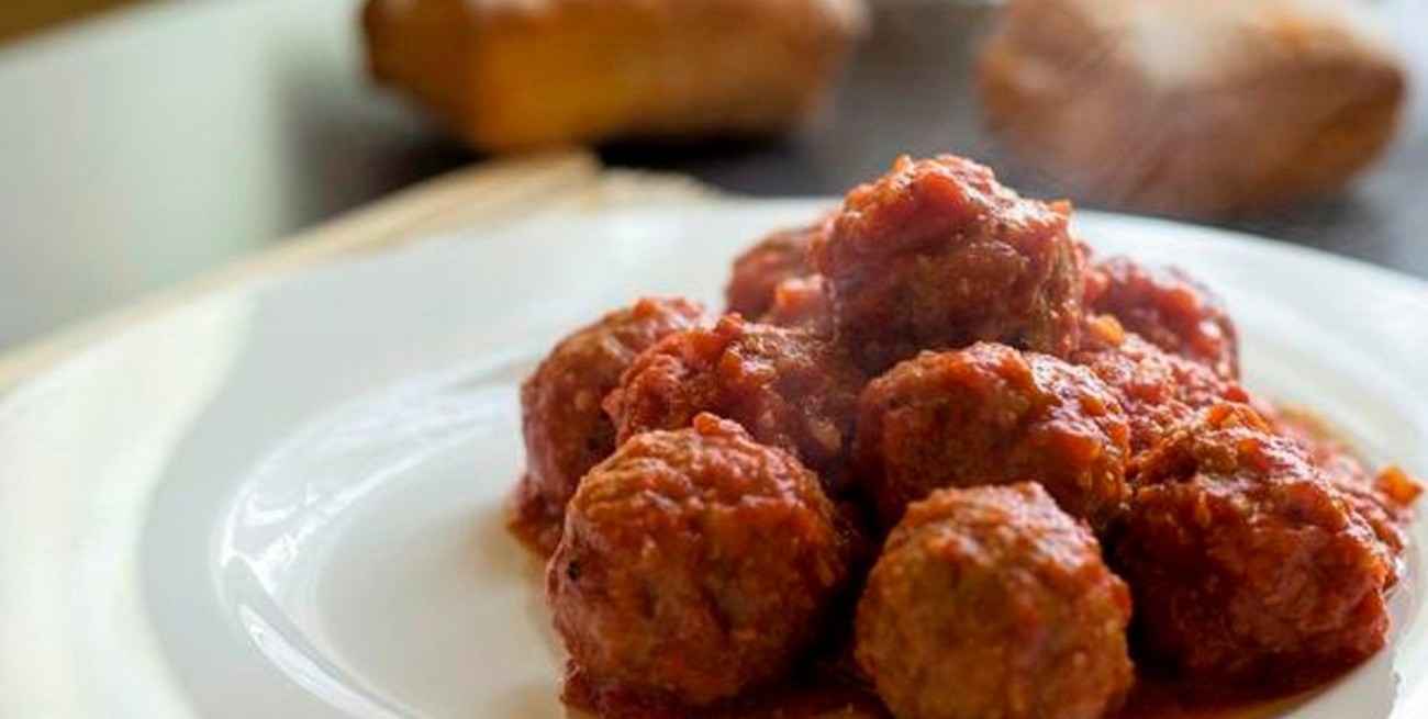 "Almóndiga", "toballa" y "papichulo", algunas de las nuevas palabras aceptadas por la RAE