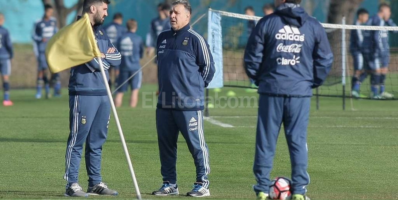 Nicolás Gaitán se perfila para reemplazar a Messi en el debut de Argentina